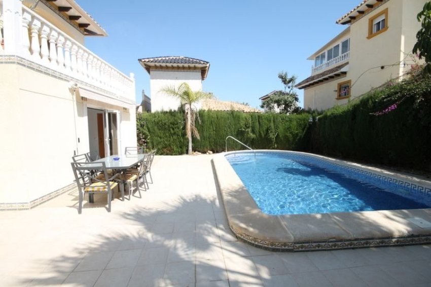 Resale - Detached villa -
Orihuela Costa - La Zenia