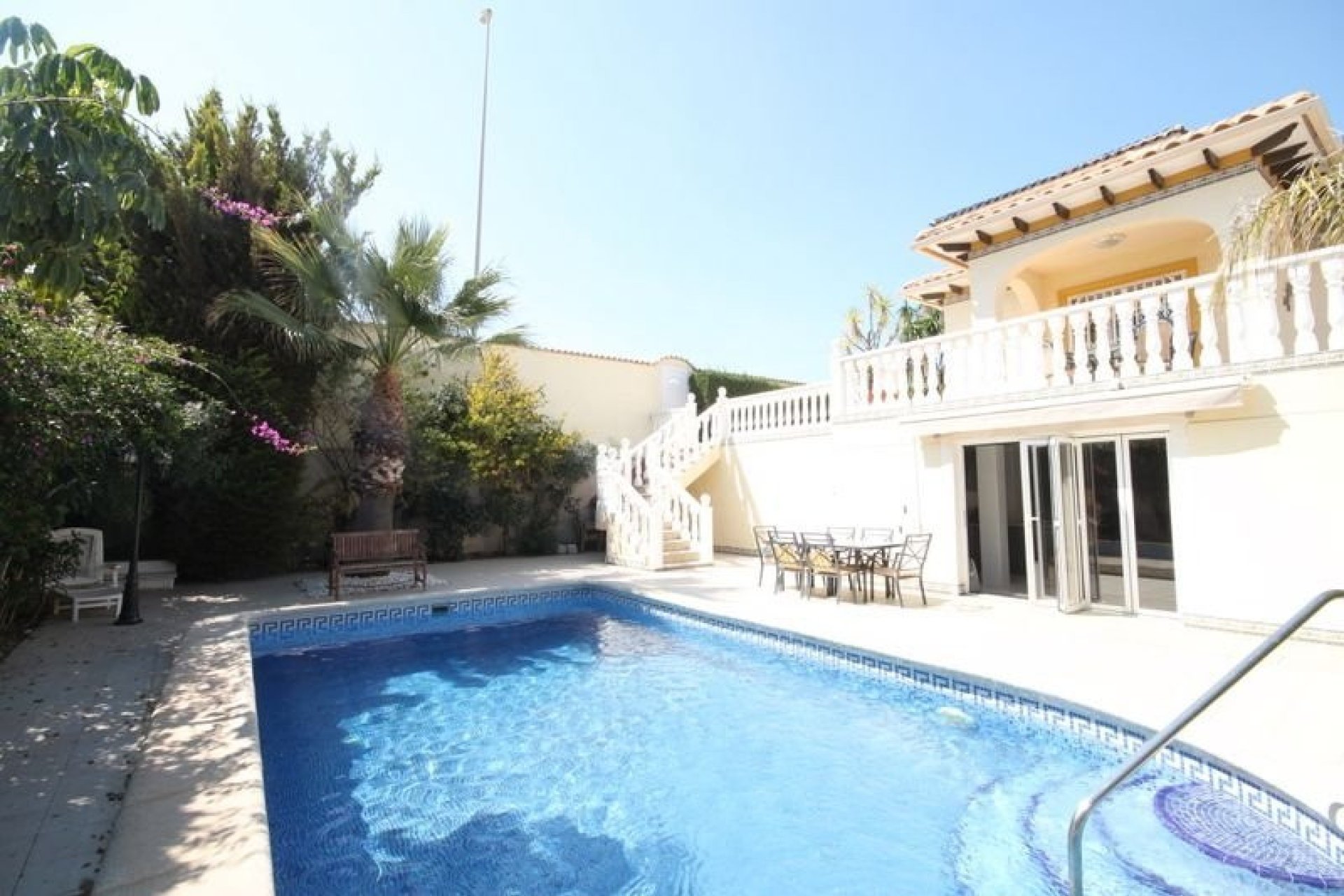 Resale - Detached villa -
Orihuela Costa - La Zenia