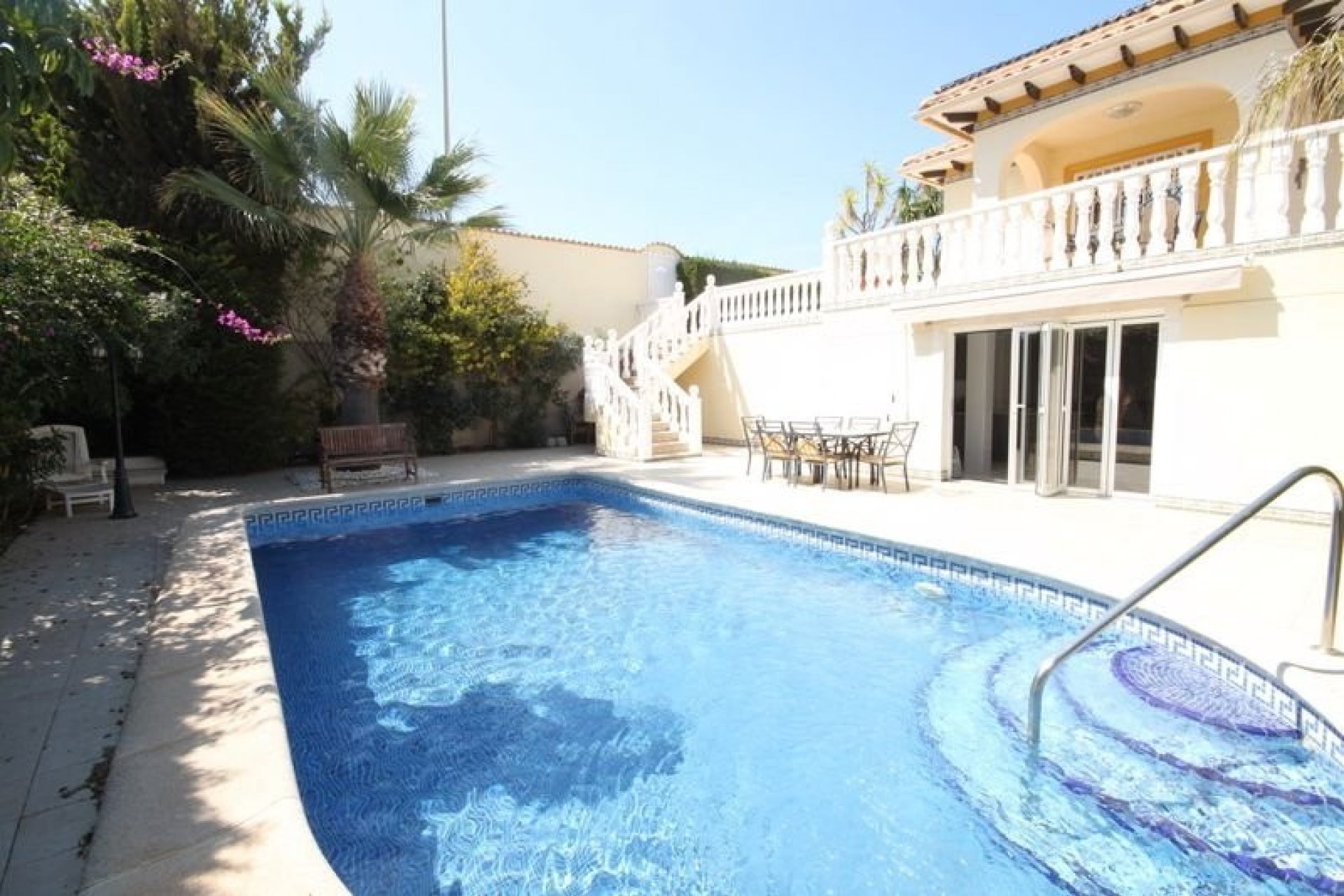 Resale - Detached villa -
Orihuela Costa - La Zenia