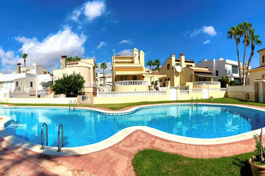 Resale - Detached villa -
Orihuela Costa - Playa Flamenca