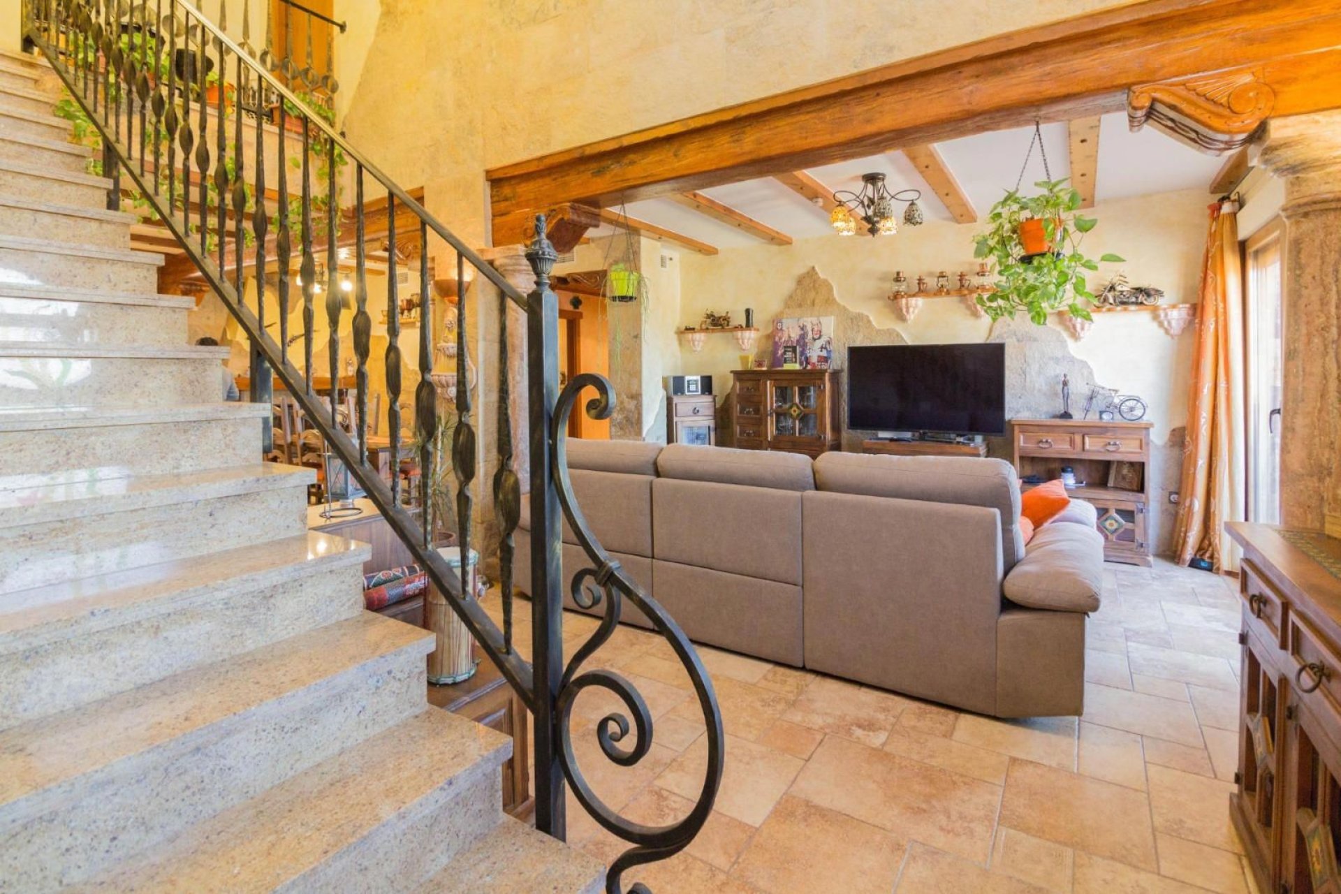 Resale - Detached villa -
Redován