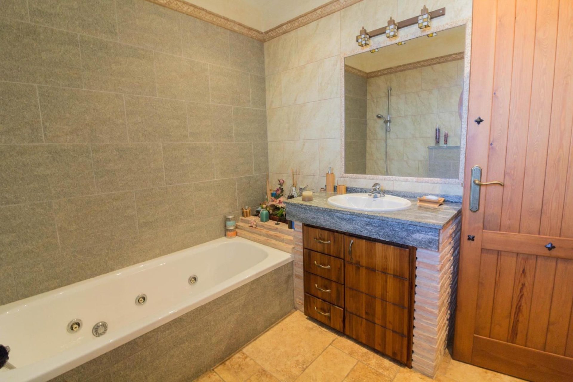 Resale - Detached villa -
Redován