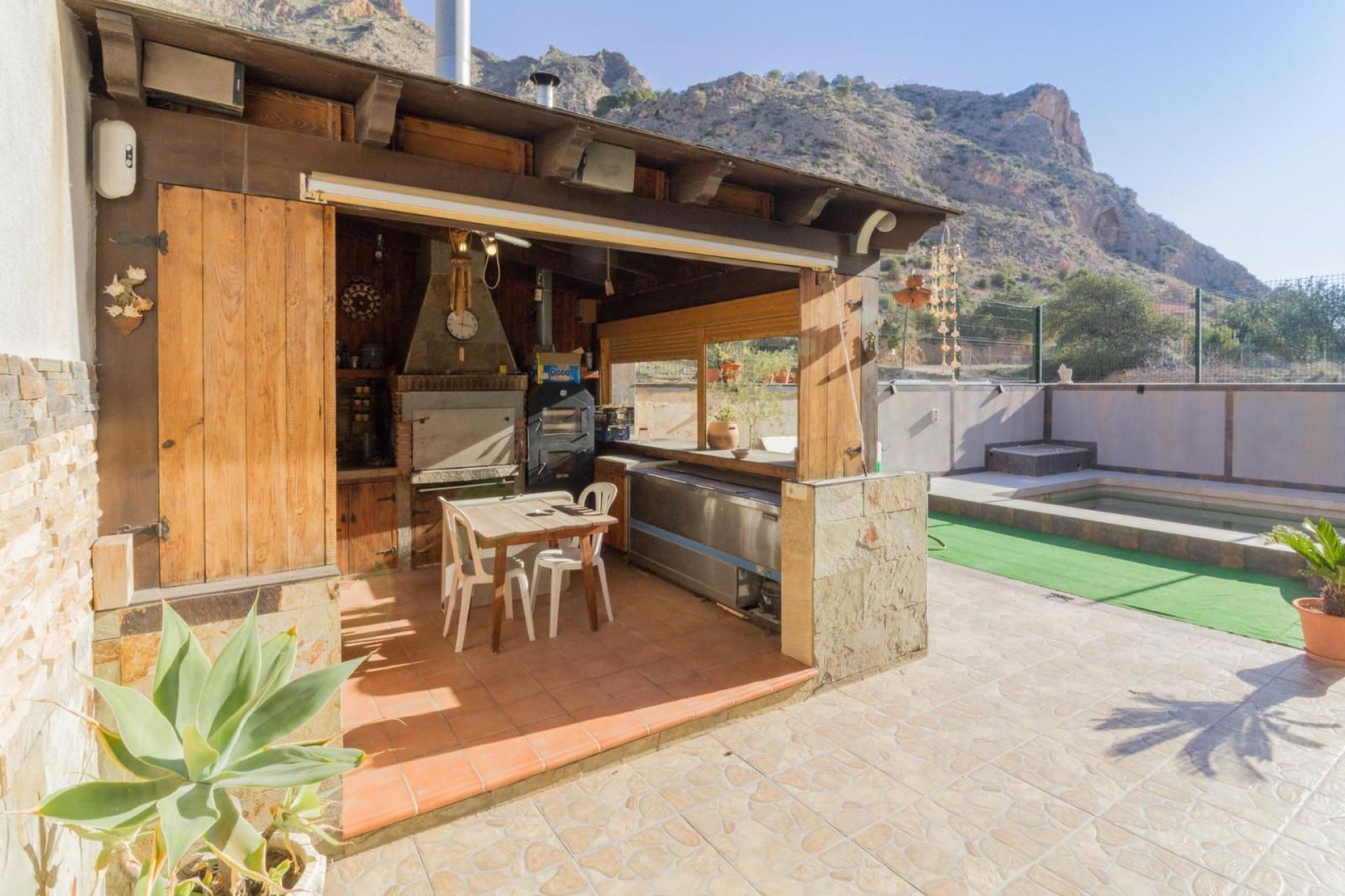 Resale - Detached villa -
Redován