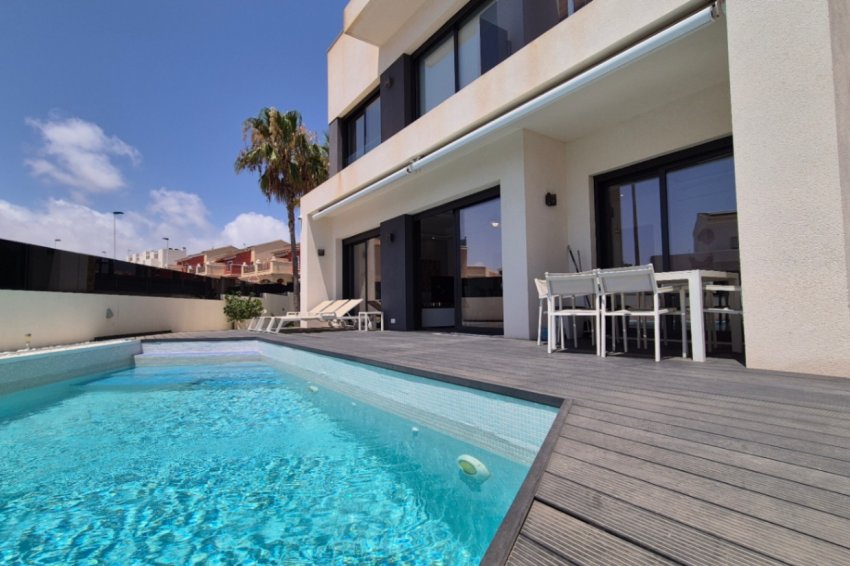 Resale - Detached villa -
Torrevieja - Costa Blanca Sur