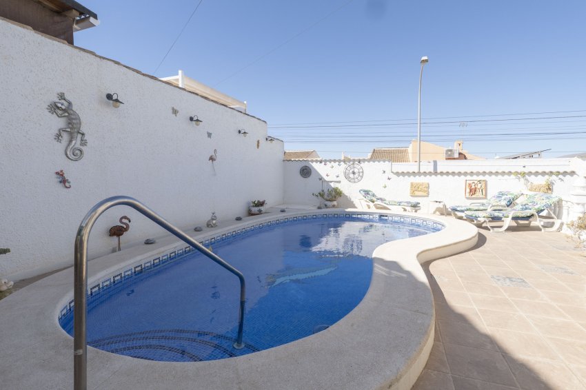 Resale - Detached villa -
Torrevieja - San luis