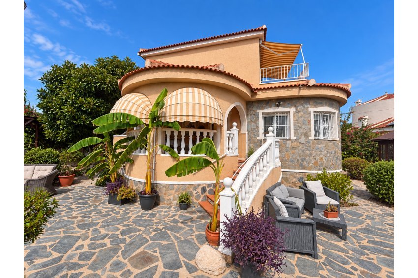 Resale - Detached villa -
Urbanización Ciudad Quesada