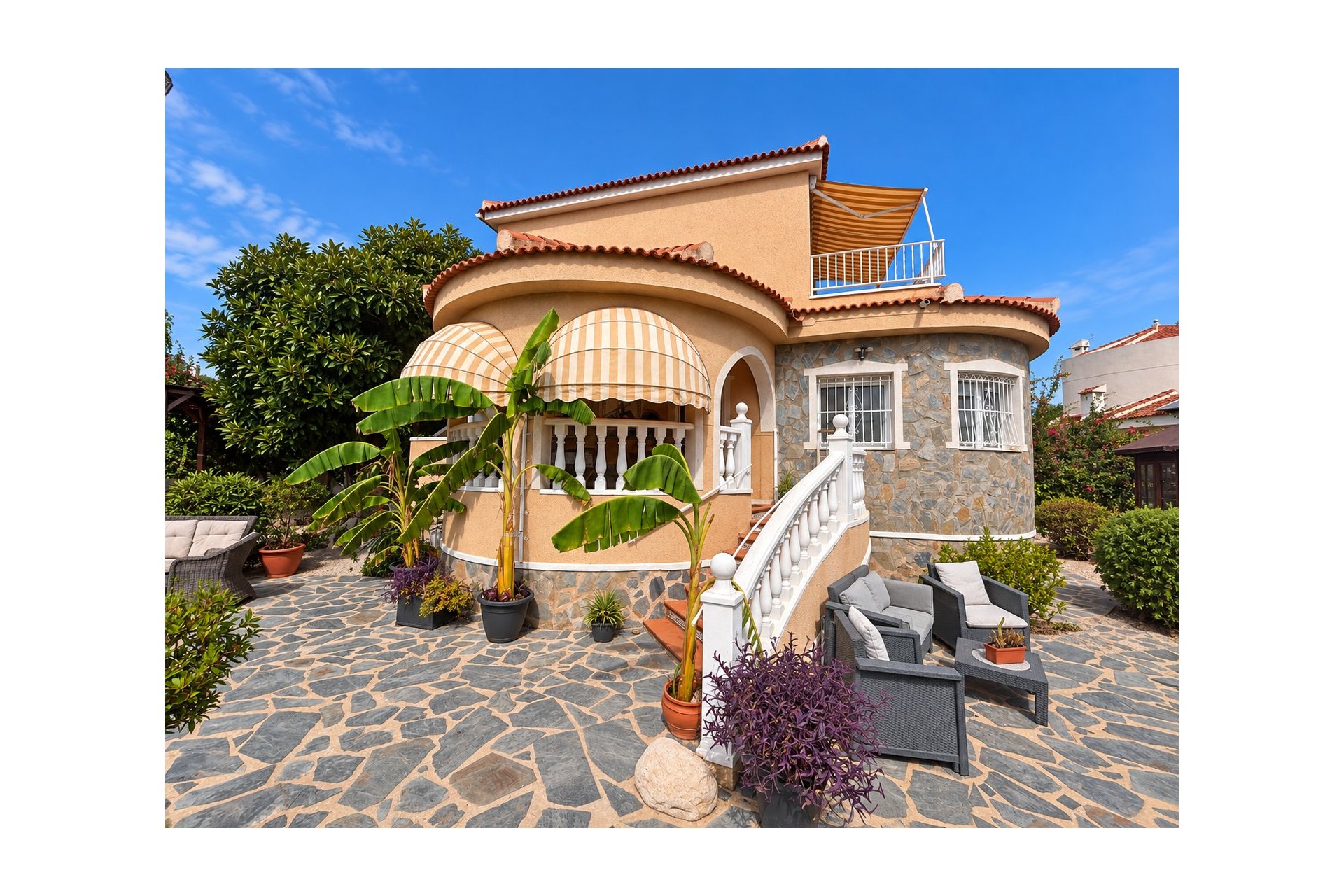 Resale - Detached villa -
Urbanización Ciudad Quesada