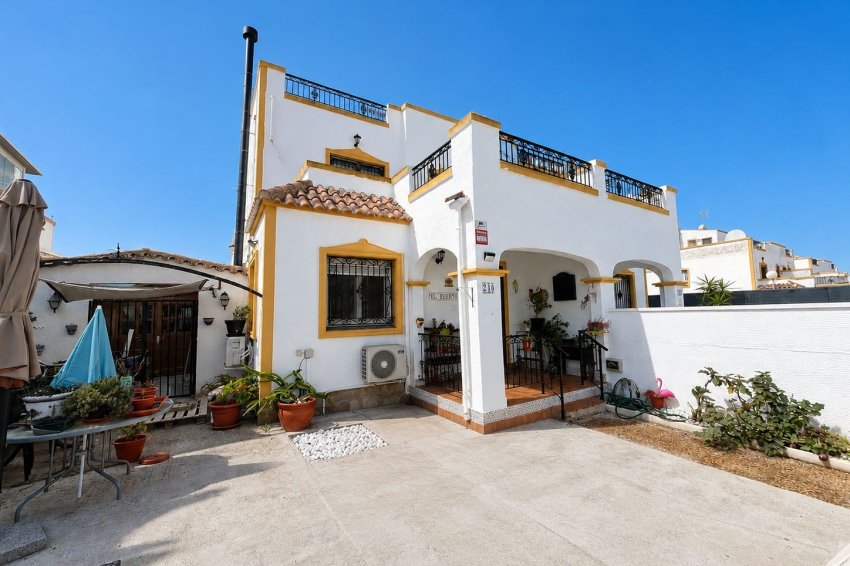 Resale - Detached villa -
VISTABELLA GOLF - Entre Naranjos