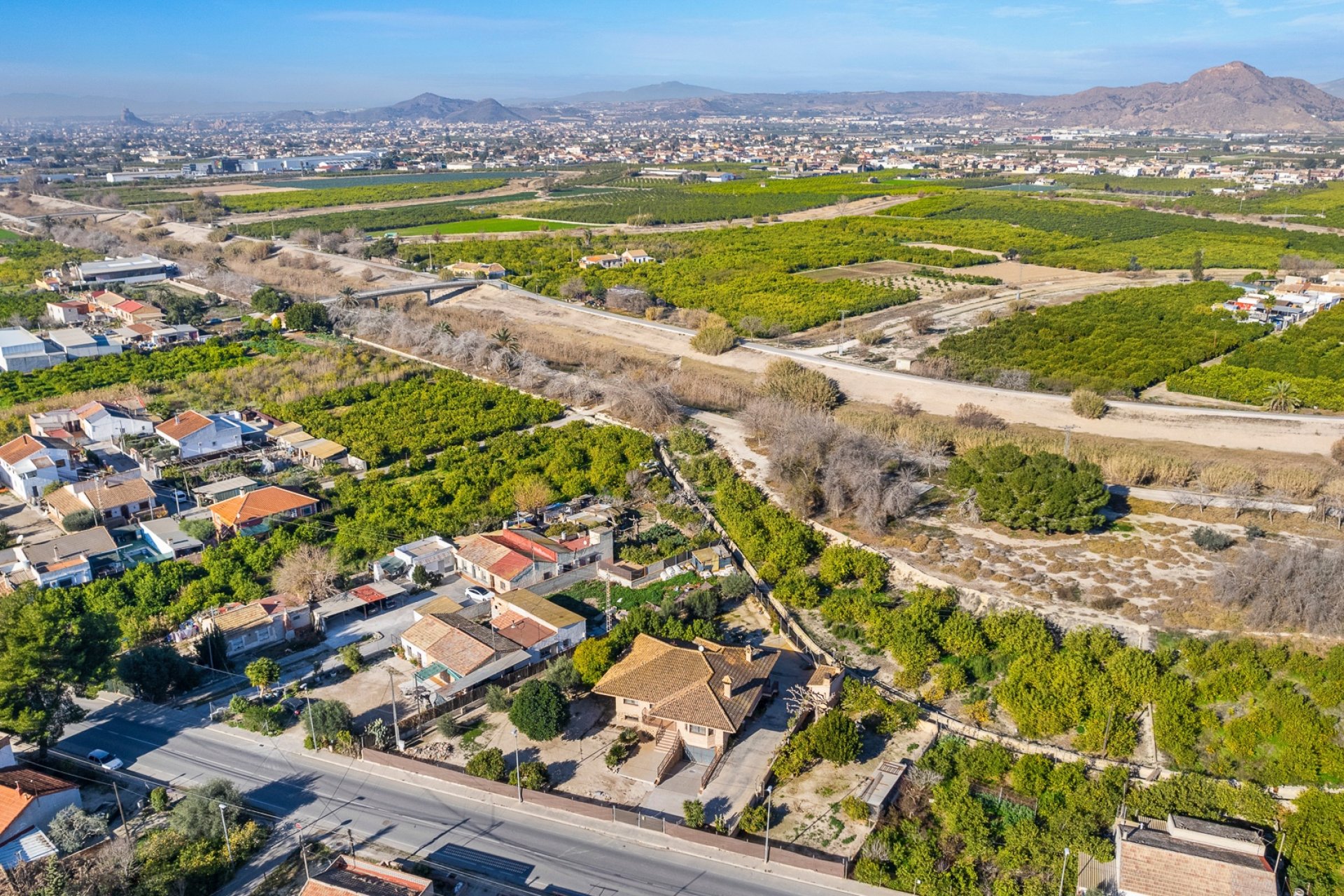 Resale - Finca -
Beniel - Carretera de Beniel