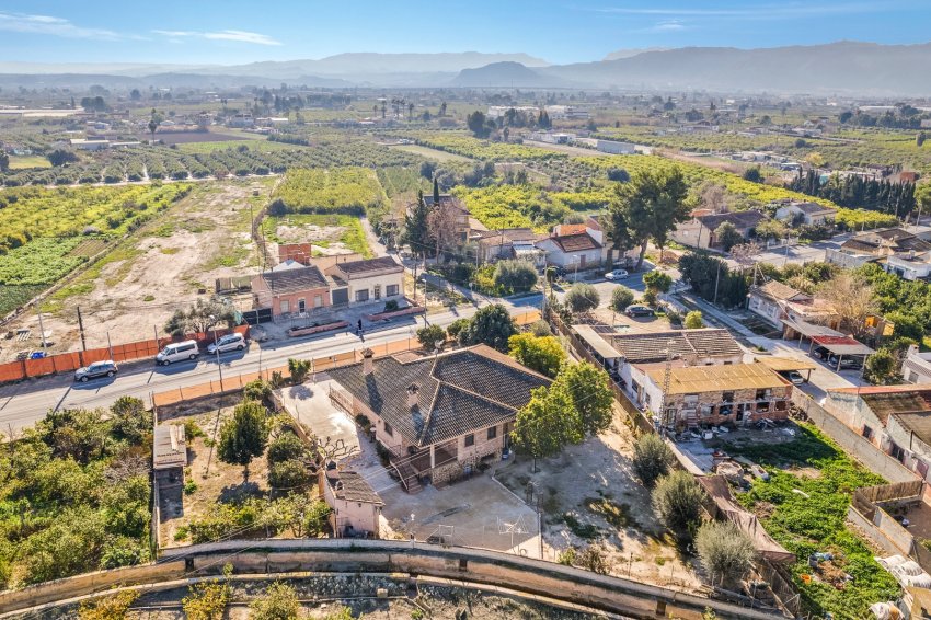 Resale - Finca -
Beniel - Carretera de Beniel