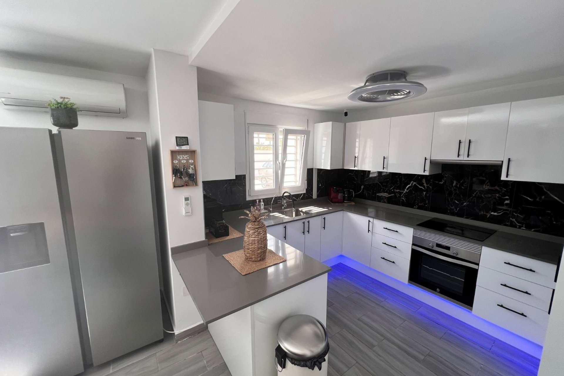 Resale - Finca -
Elche - La Marina