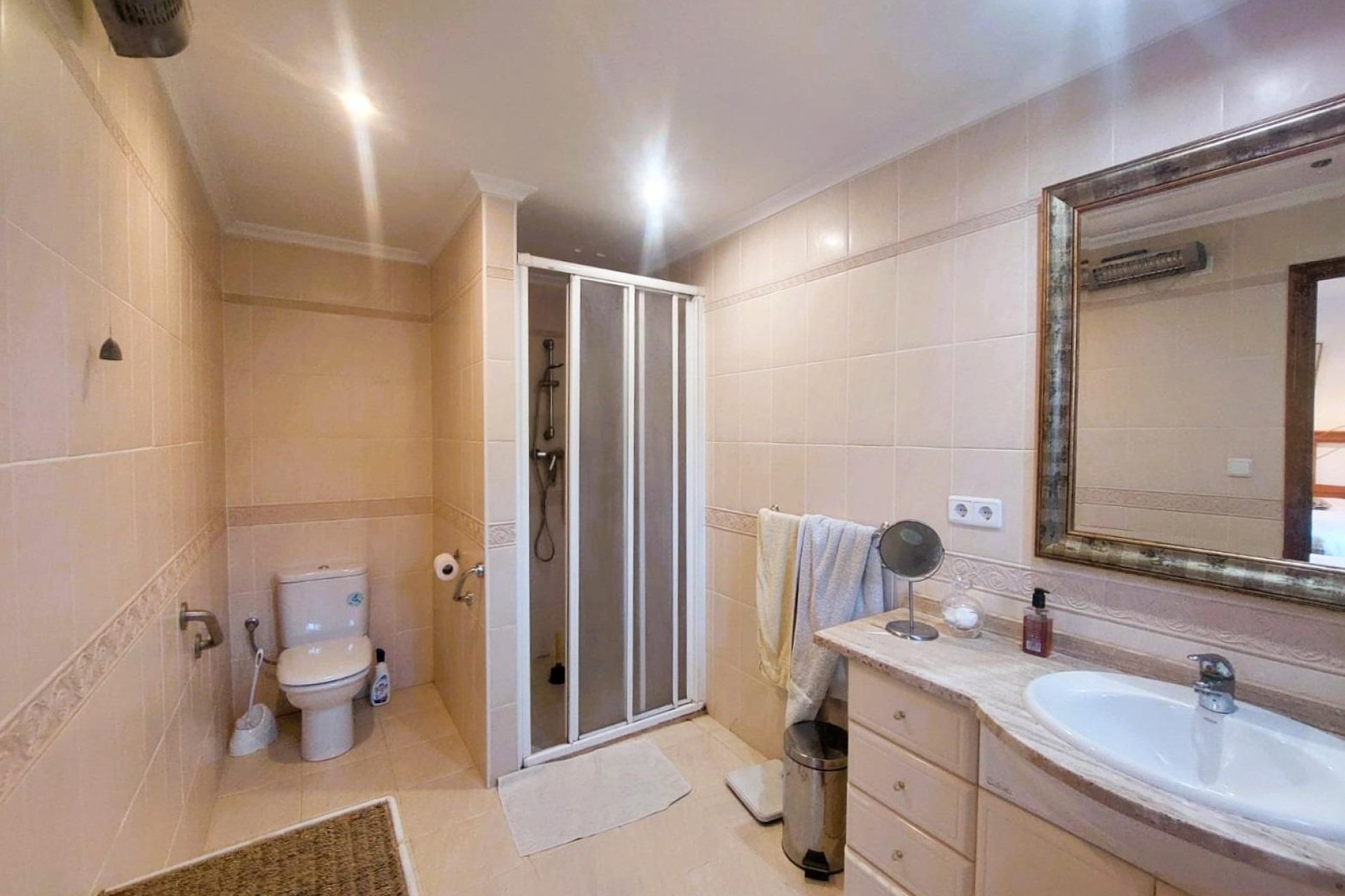 Resale - Finca -
La Marina