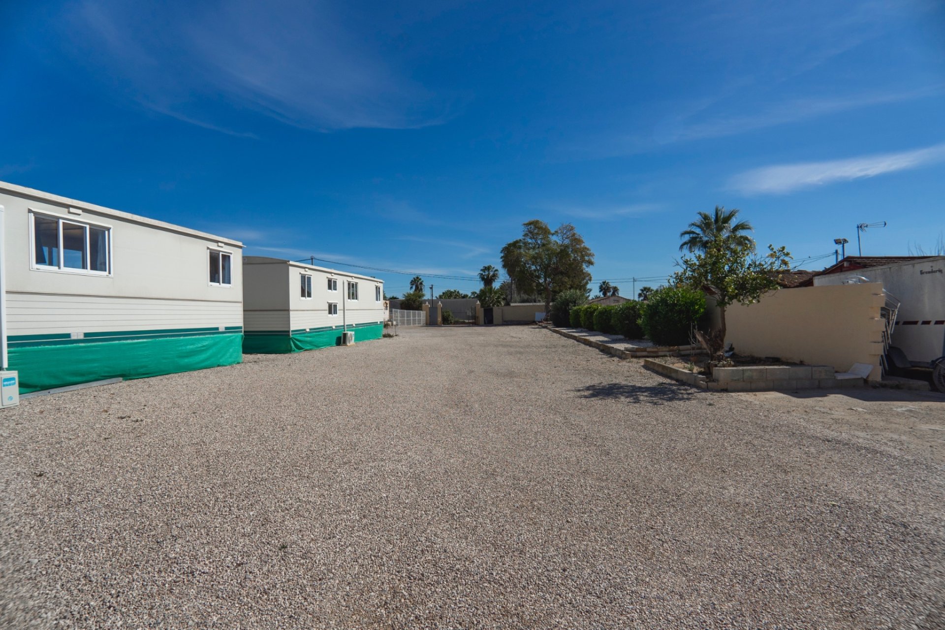 Resale - Finca -
Los Montesinos