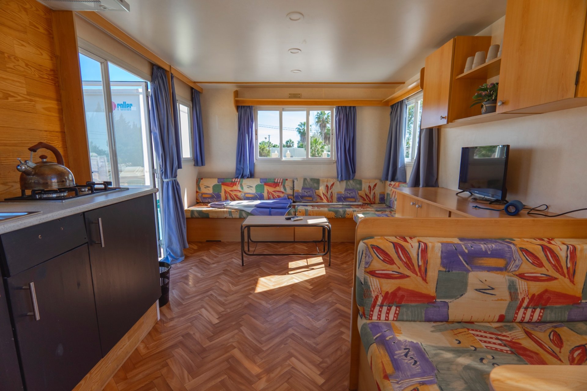 Resale - Finca -
Los Montesinos