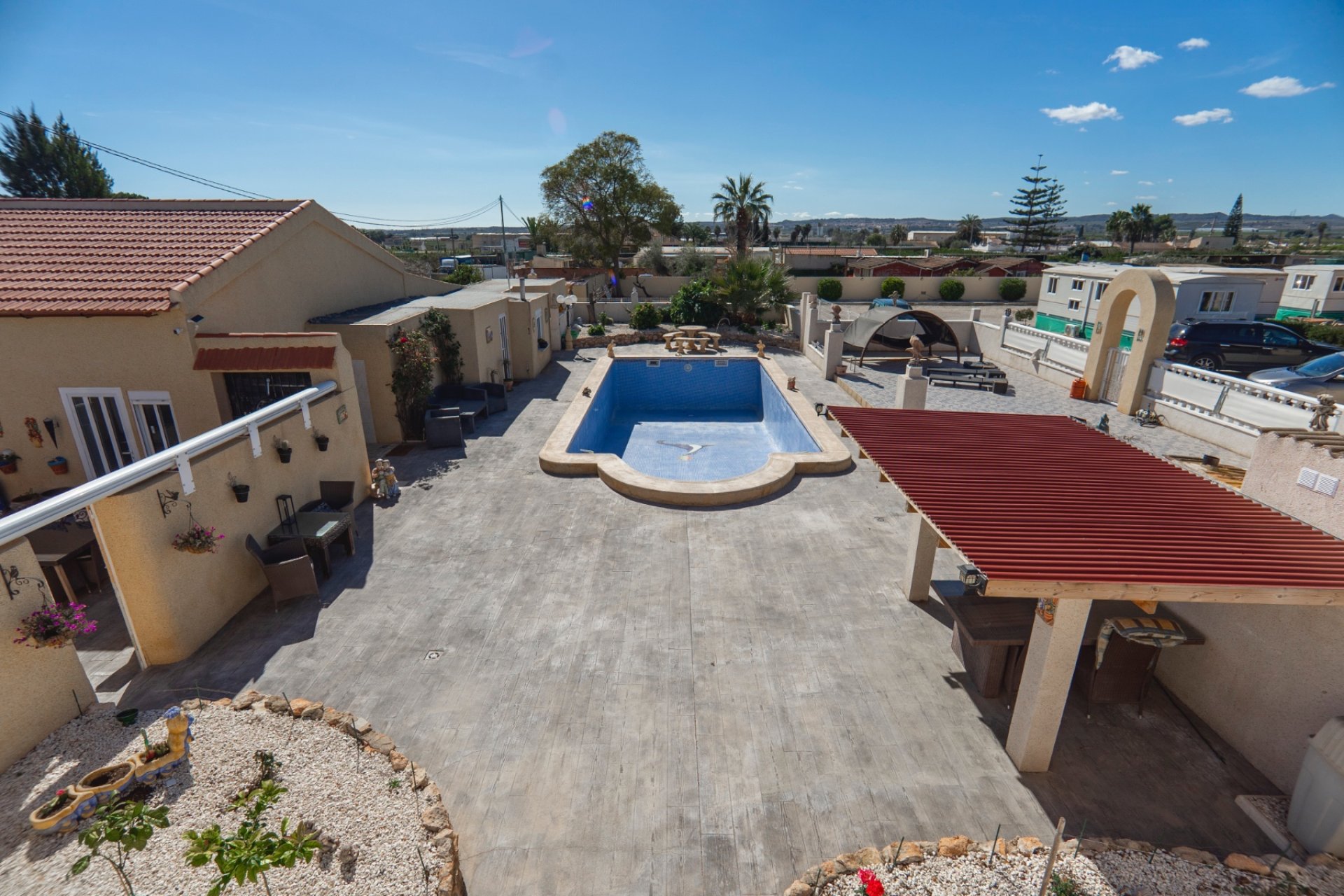 Resale - Finca -
Los Montesinos