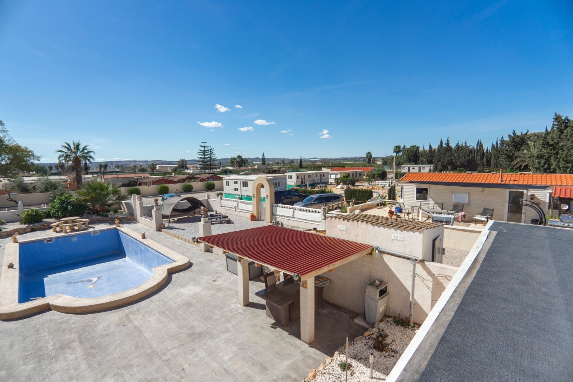 Resale - Finca -
Los Montesinos