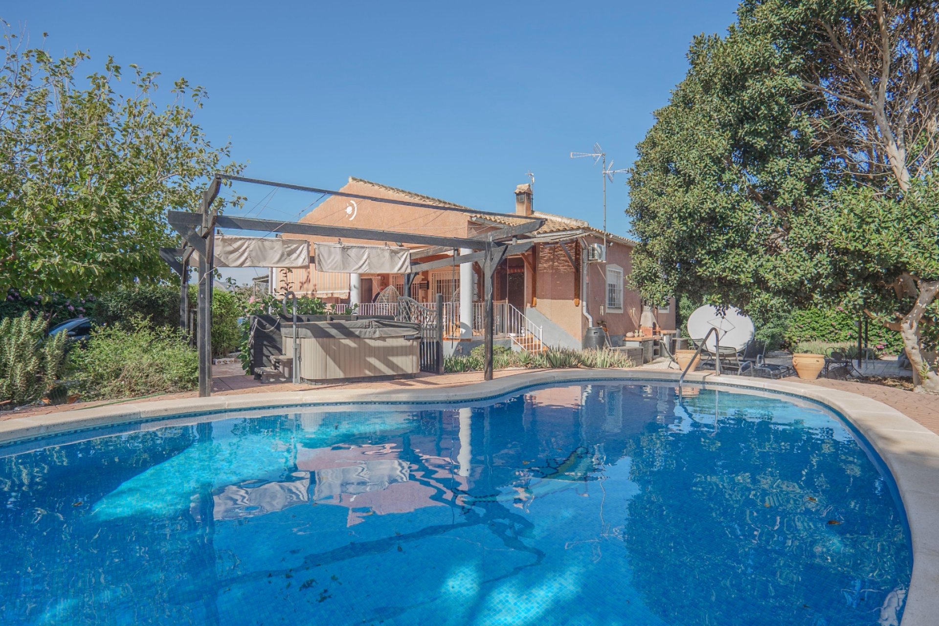 Resale - Finca -
Orihuela - San Bartolome