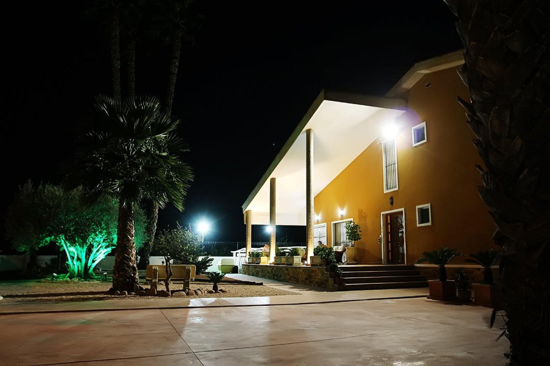 Resale - Finca -
Orihuela