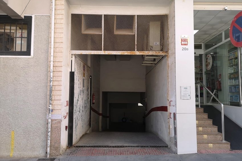 Resale - Garage -
Torrevieja - Center