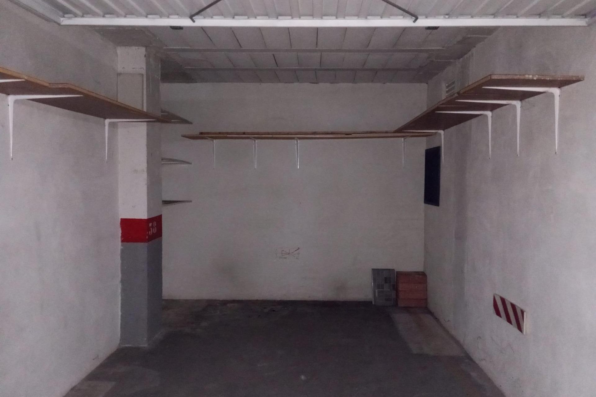 Resale - Garage -
Torrevieja - Estacion de autobuses