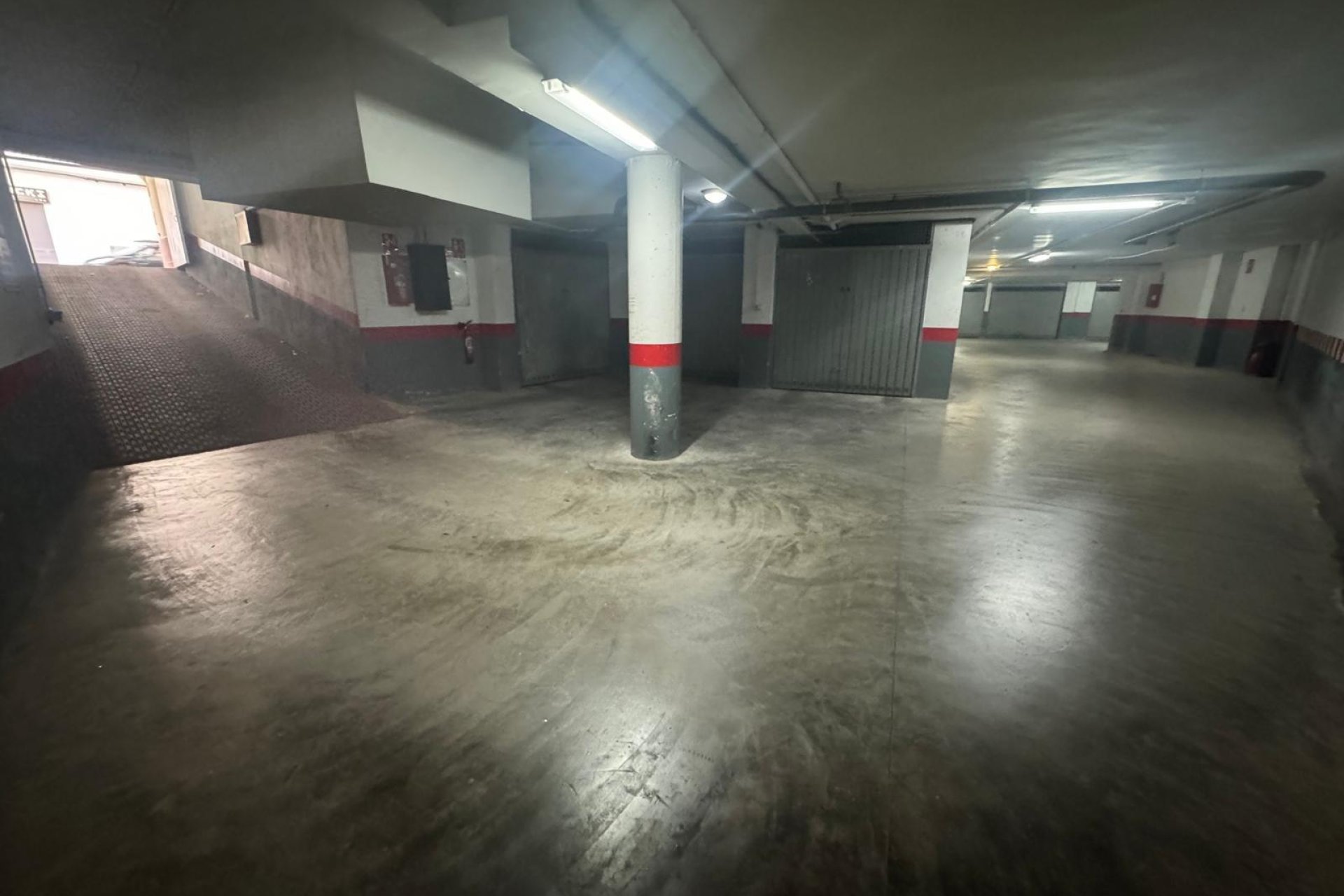 Resale - Garage -
Torrevieja - La Mata