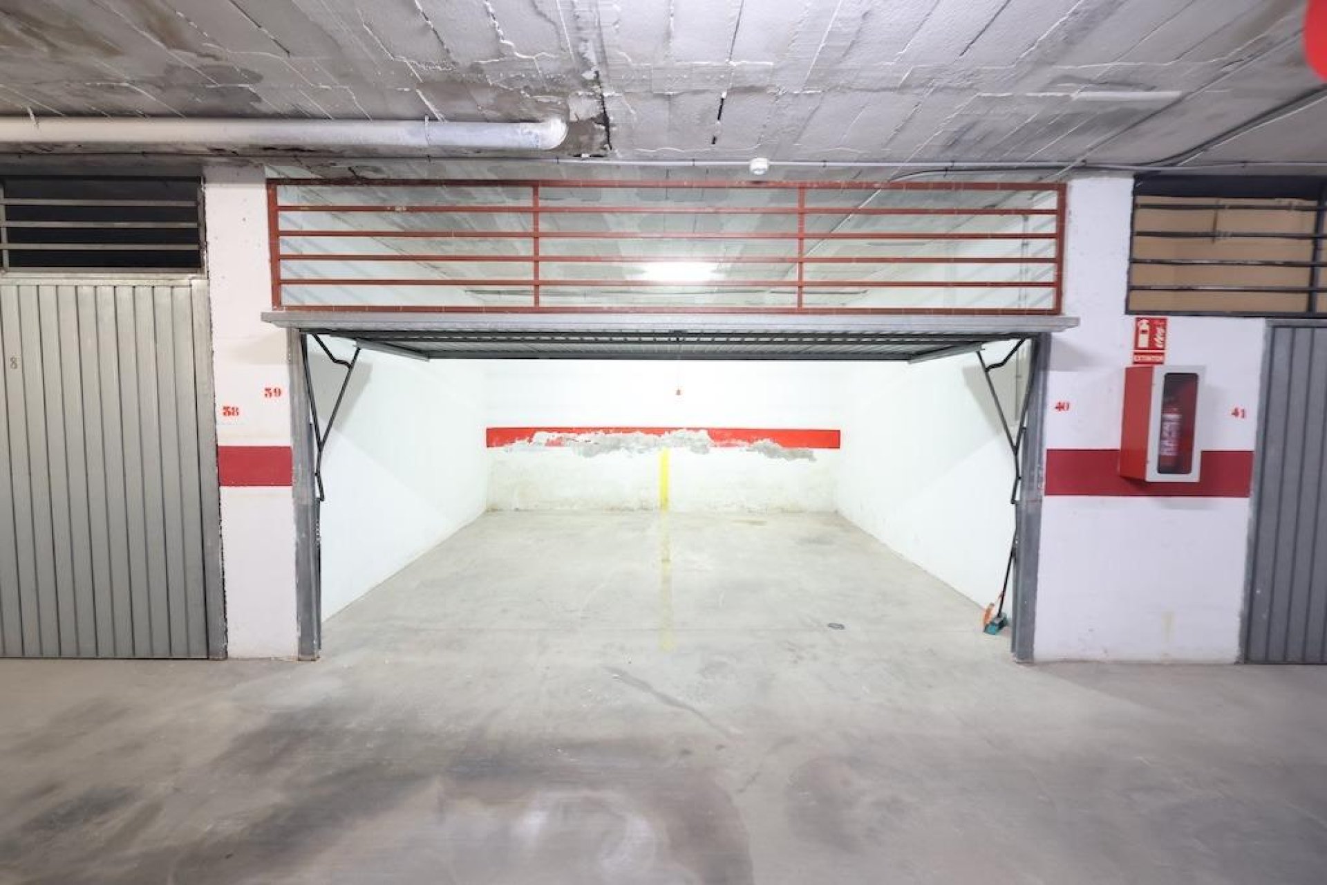 Resale - Garage -
Torrevieja - Los Frutales