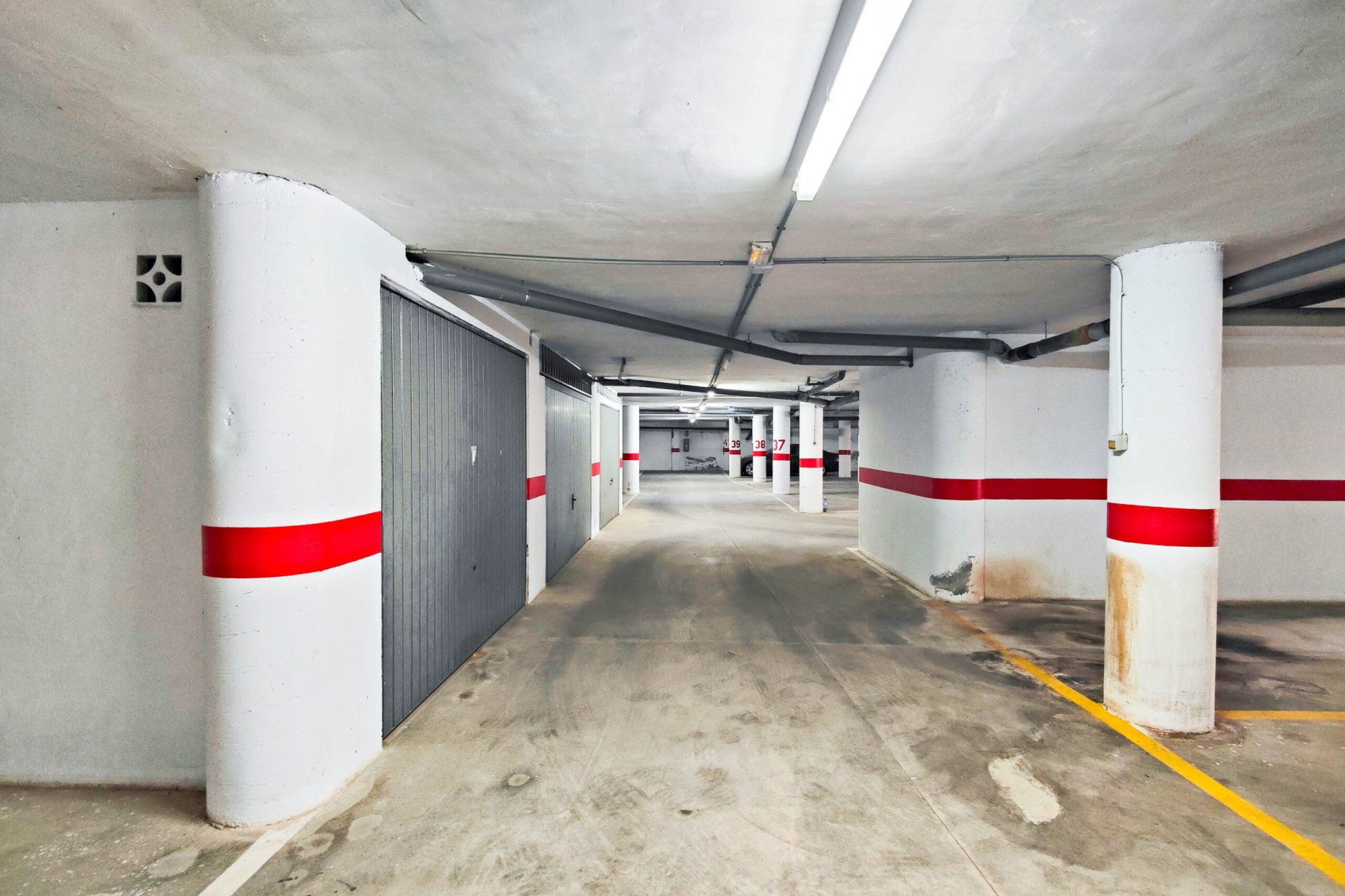 Resale - Garage -
Torrevieja