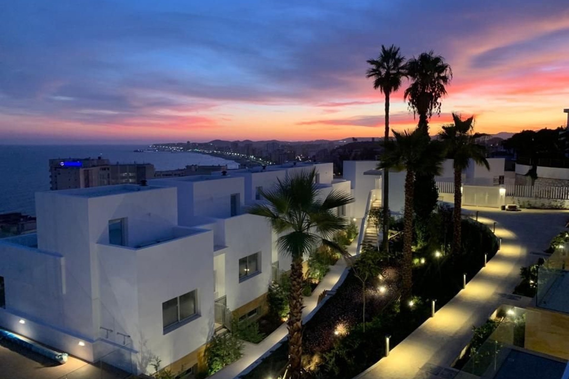 Resale - Link-Detached Villa -
Torreblanca