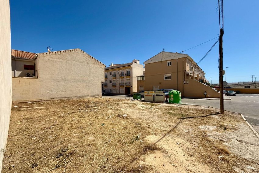 Resale - Plot / Land -
San Miguel - CENTRO URBANO