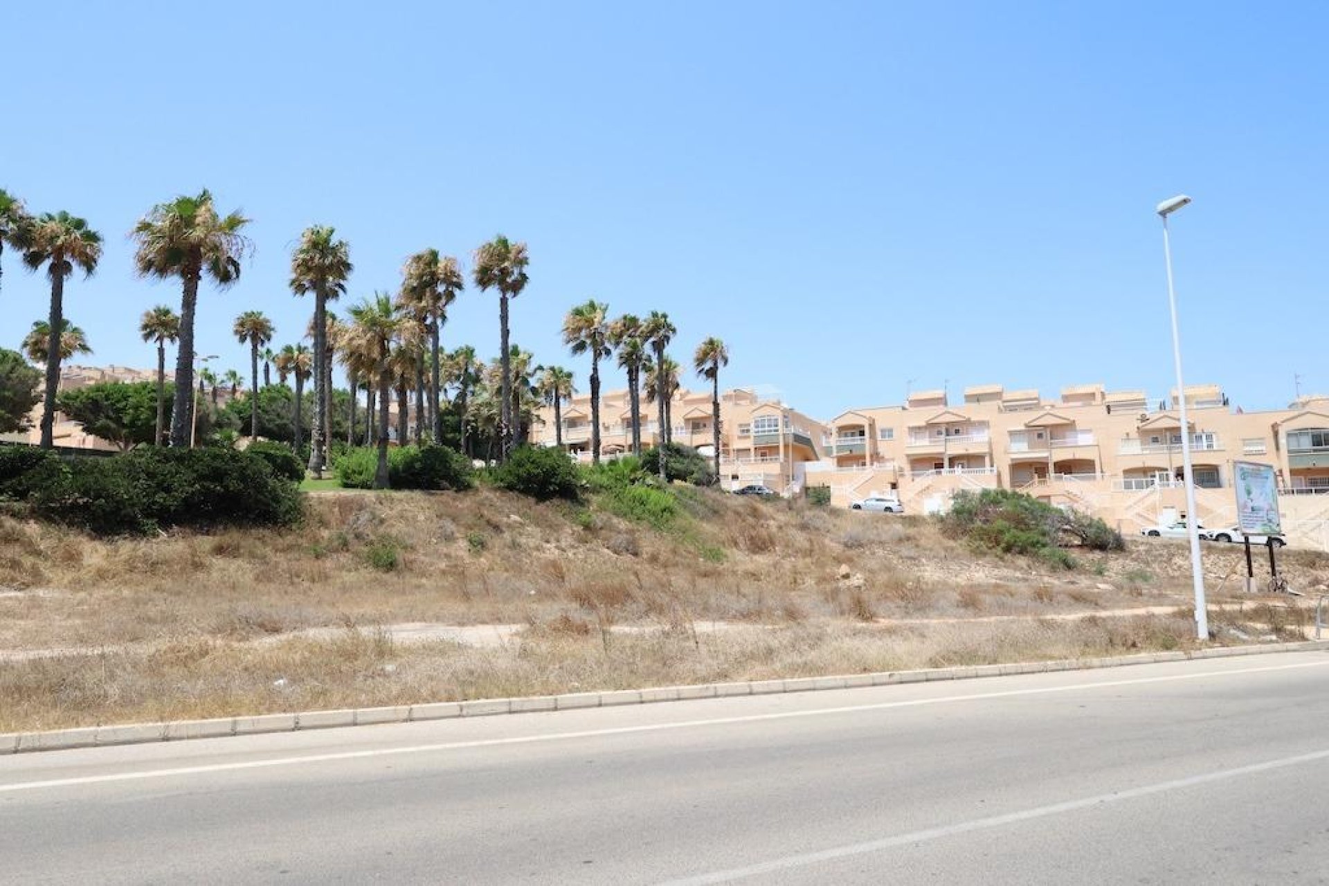 Resale - Plot / Land -
Torrevieja - Cabo cervera