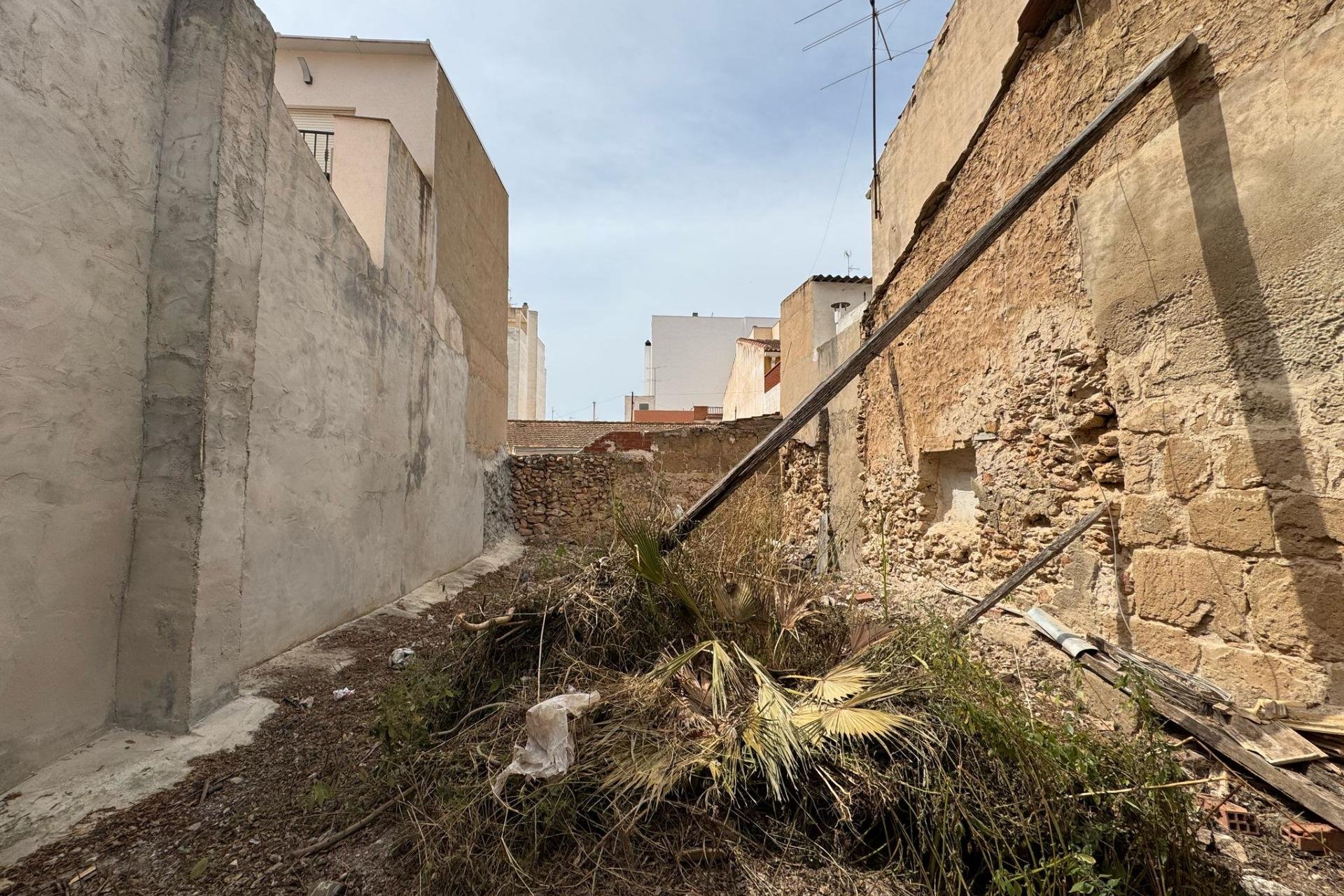 Resale - Plot / Land -
Torrevieja - Center