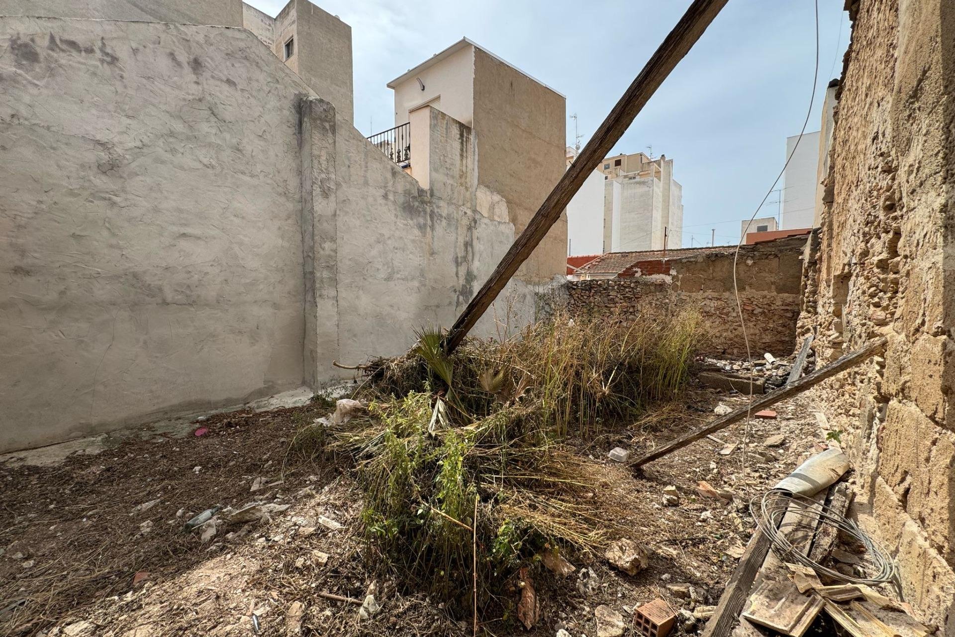 Resale - Plot / Land -
Torrevieja - Center