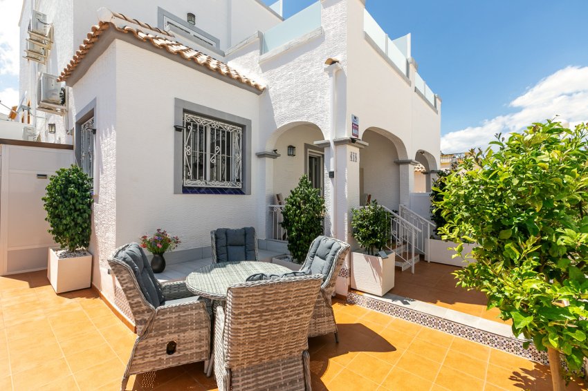 Resale - Quad House -
Los Altos