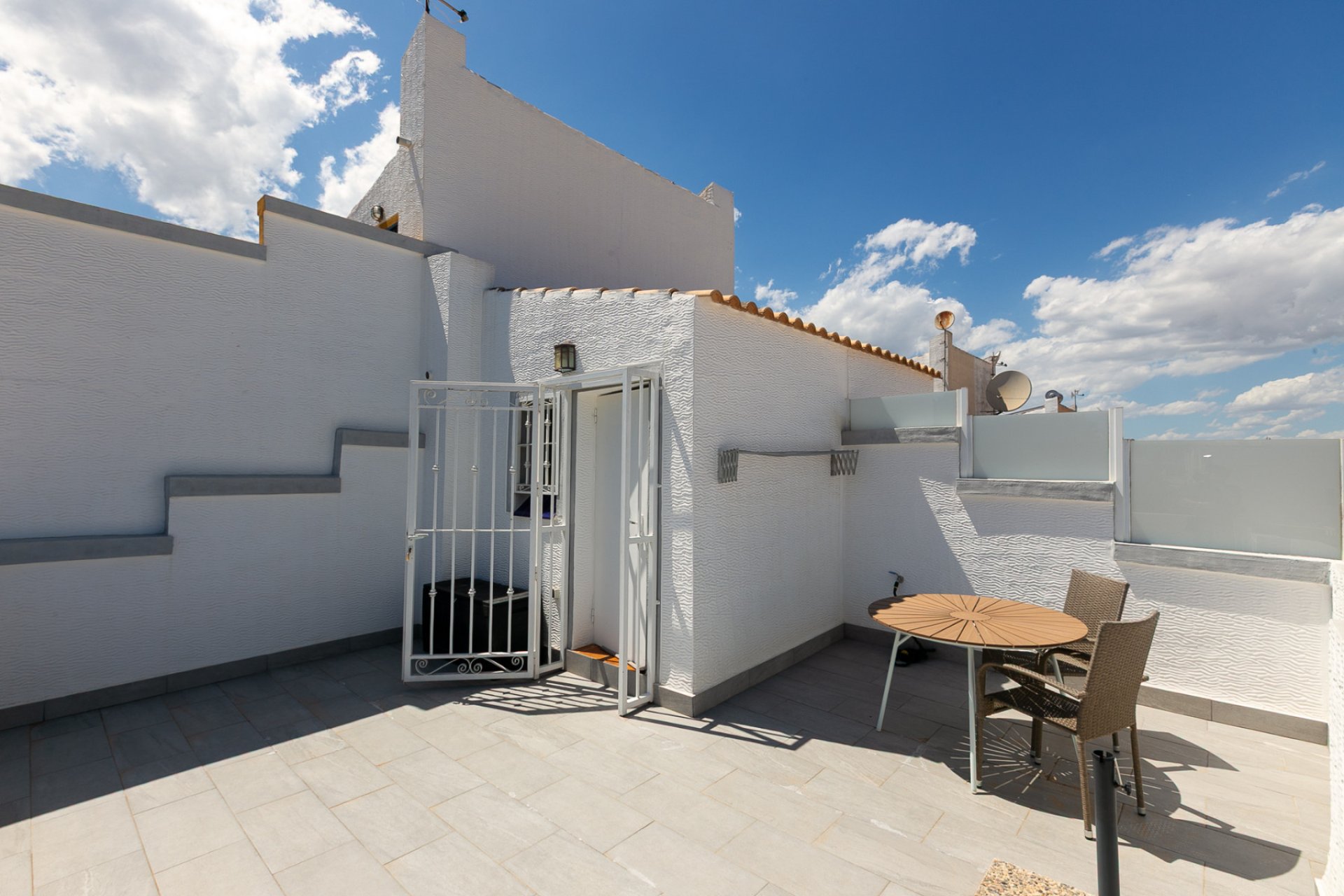 Resale - Quad House -
Los Altos