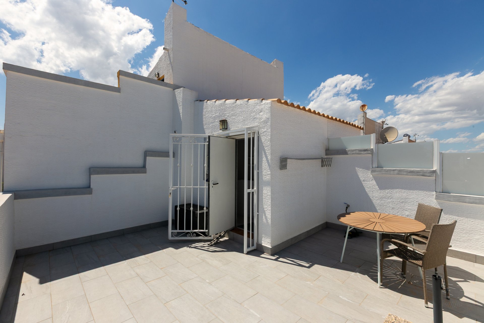 Resale - Quad House -
Los Altos