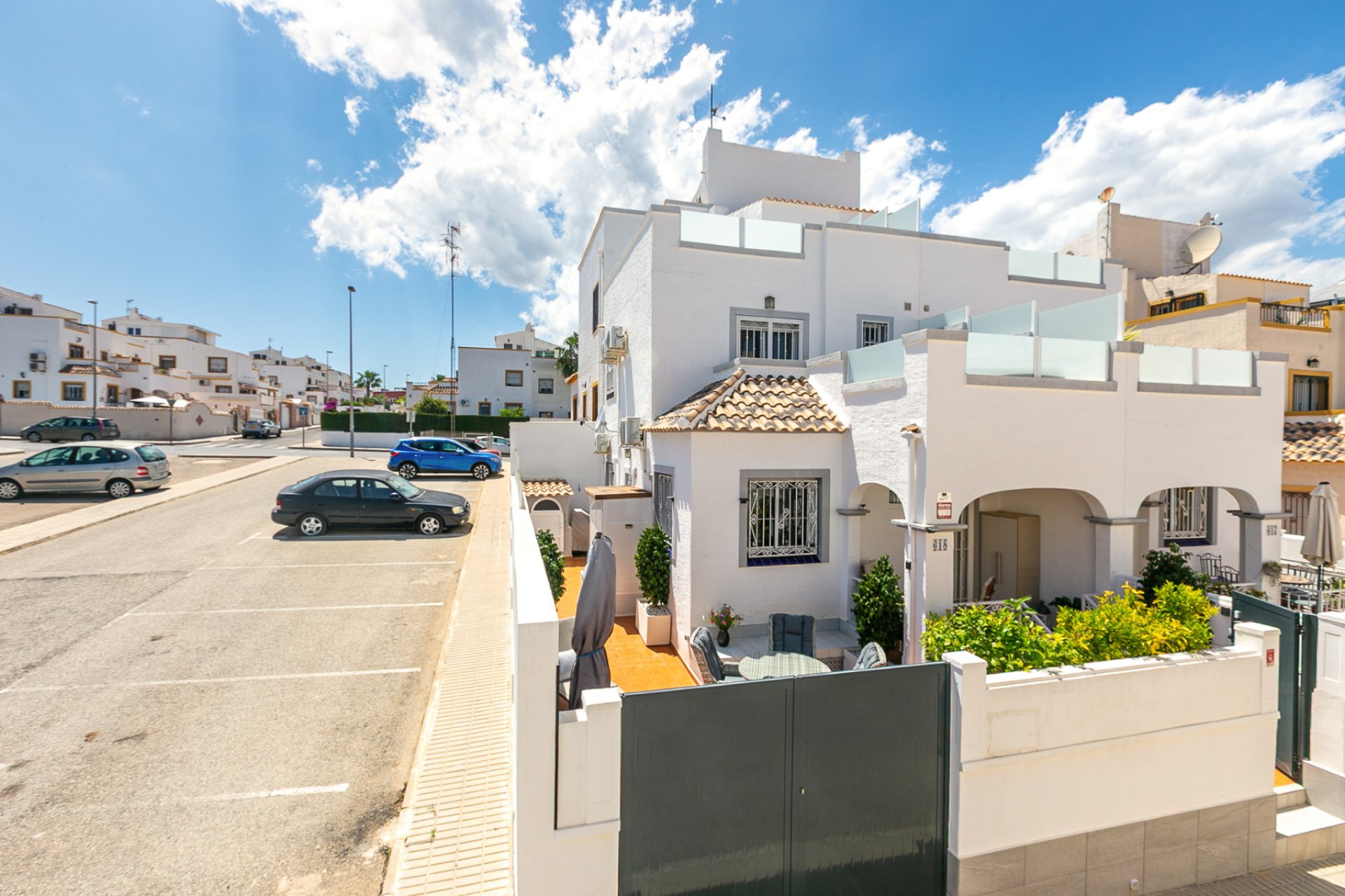 Resale - Quad House -
Los Altos