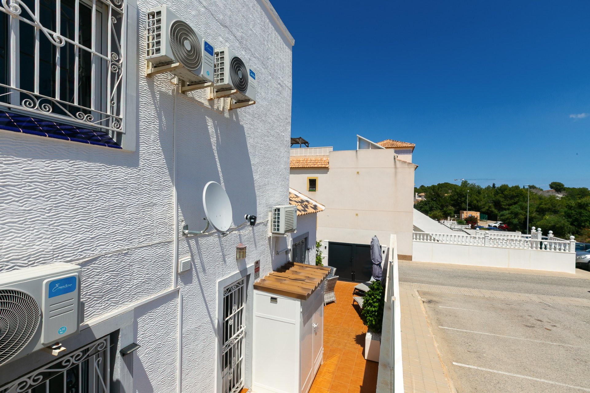 Resale - Quad House -
Los Altos