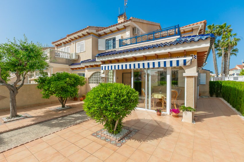 Resale - Quad House -
Playa Flamenca - Zenia Mar