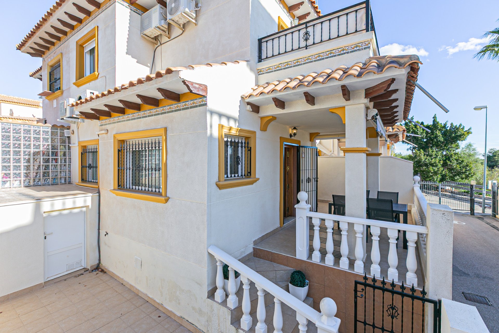 Resale - Quad House -
Playa Flamenca