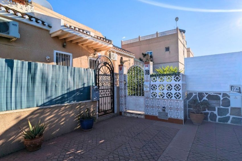 Resale - Quad House -
San Miguel de Salinas