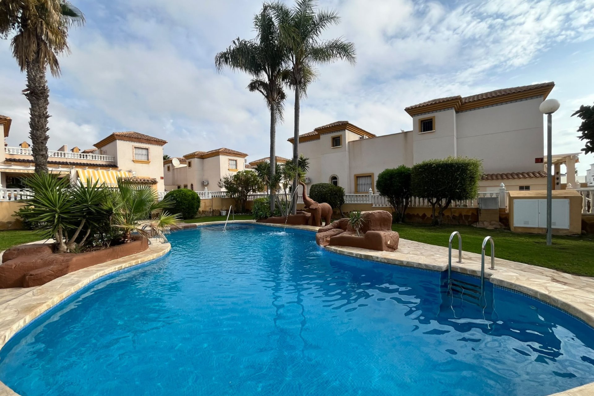 Resale - Quad House -
Villamartin - PAU 8