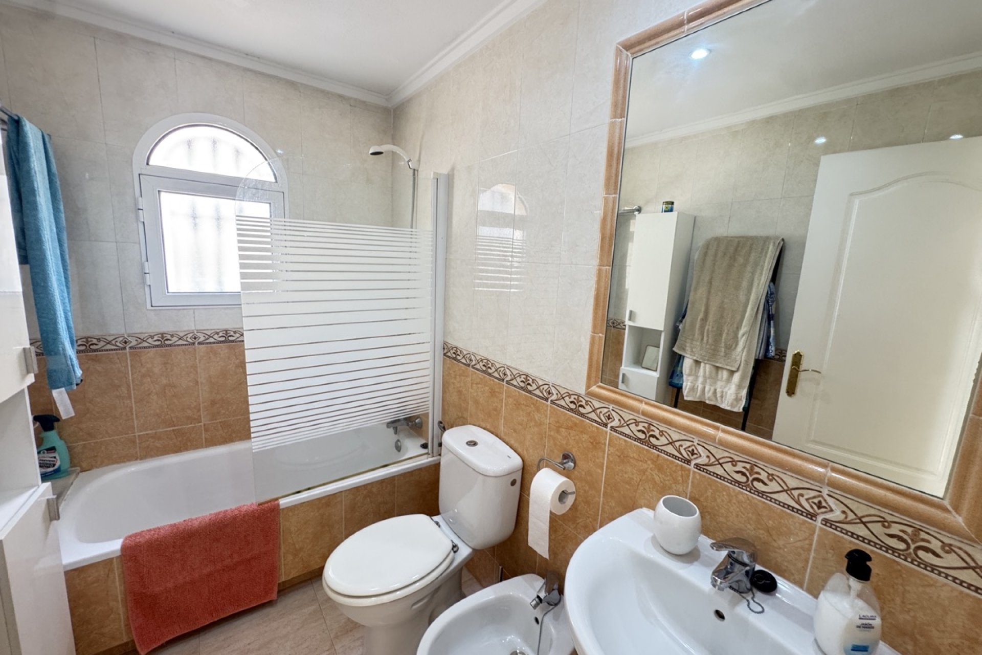 Resale - Quad House -
Villamartin - Villamartín