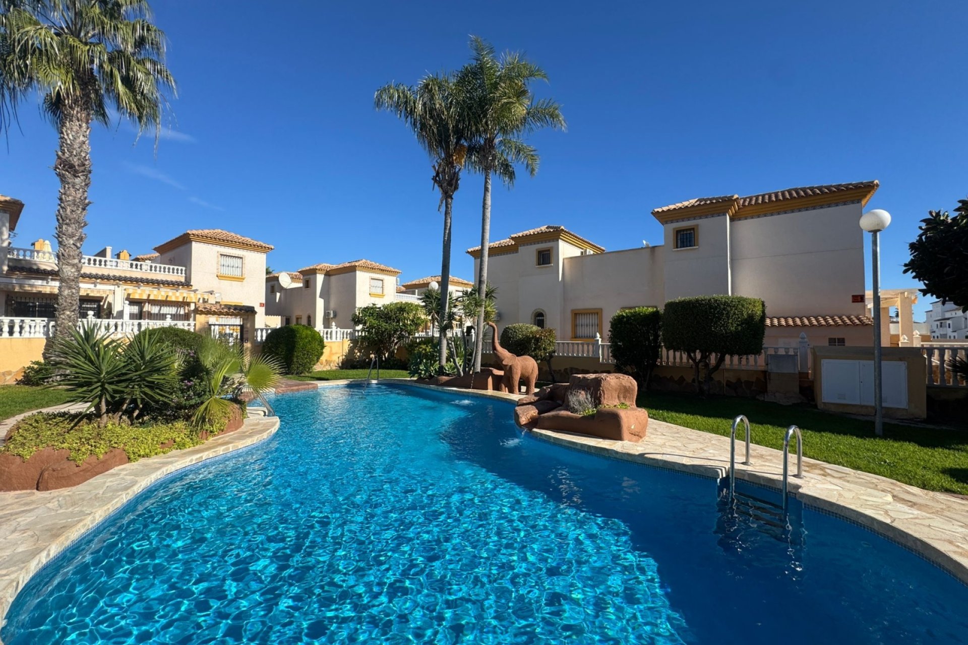 Resale - Quad House -
Villamartin - Villamartín