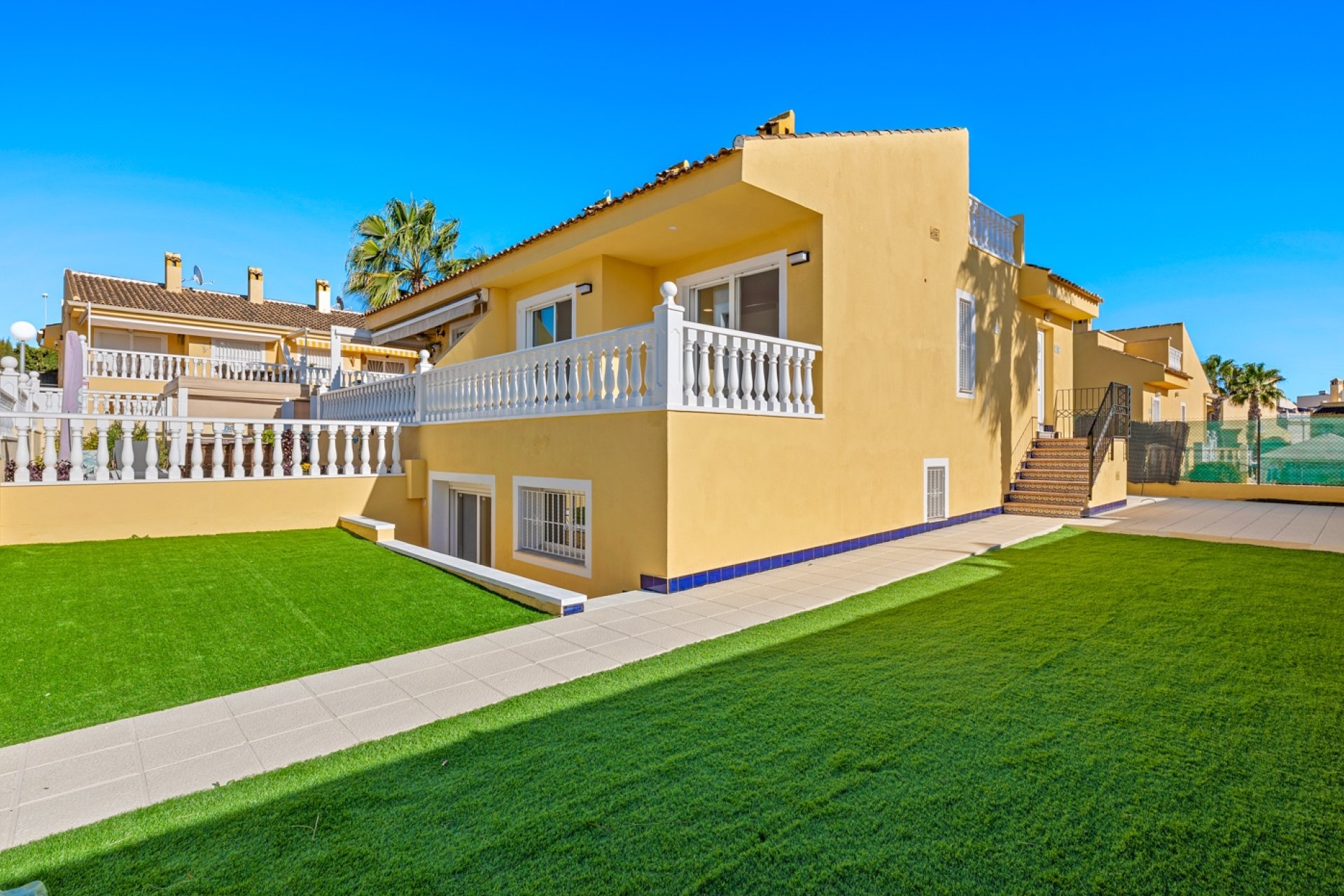 Resale - Semi detached -
Benimar