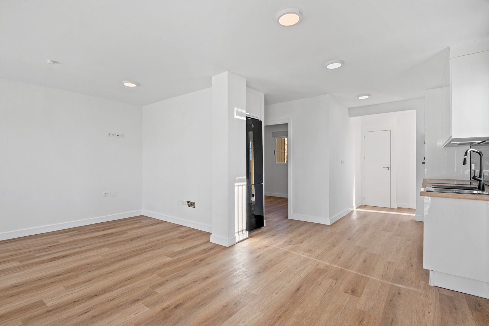 Resale - Semi detached -
Benimar