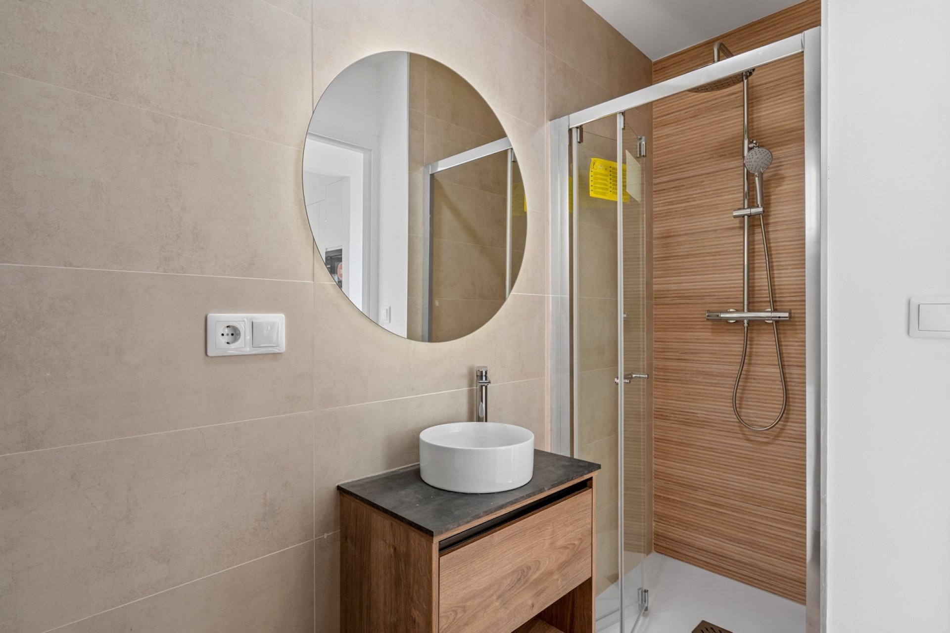 Resale - Semi detached -
Benimar