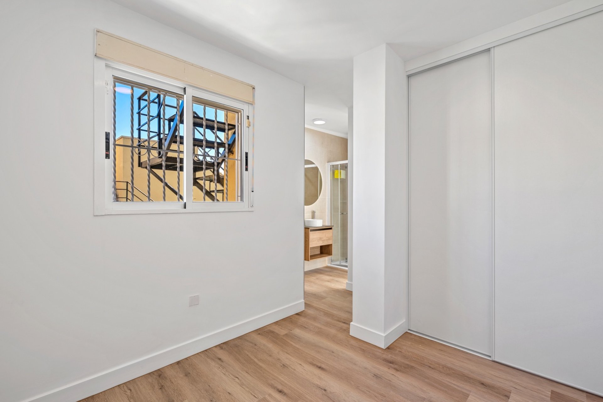 Resale - Semi detached -
Benimar