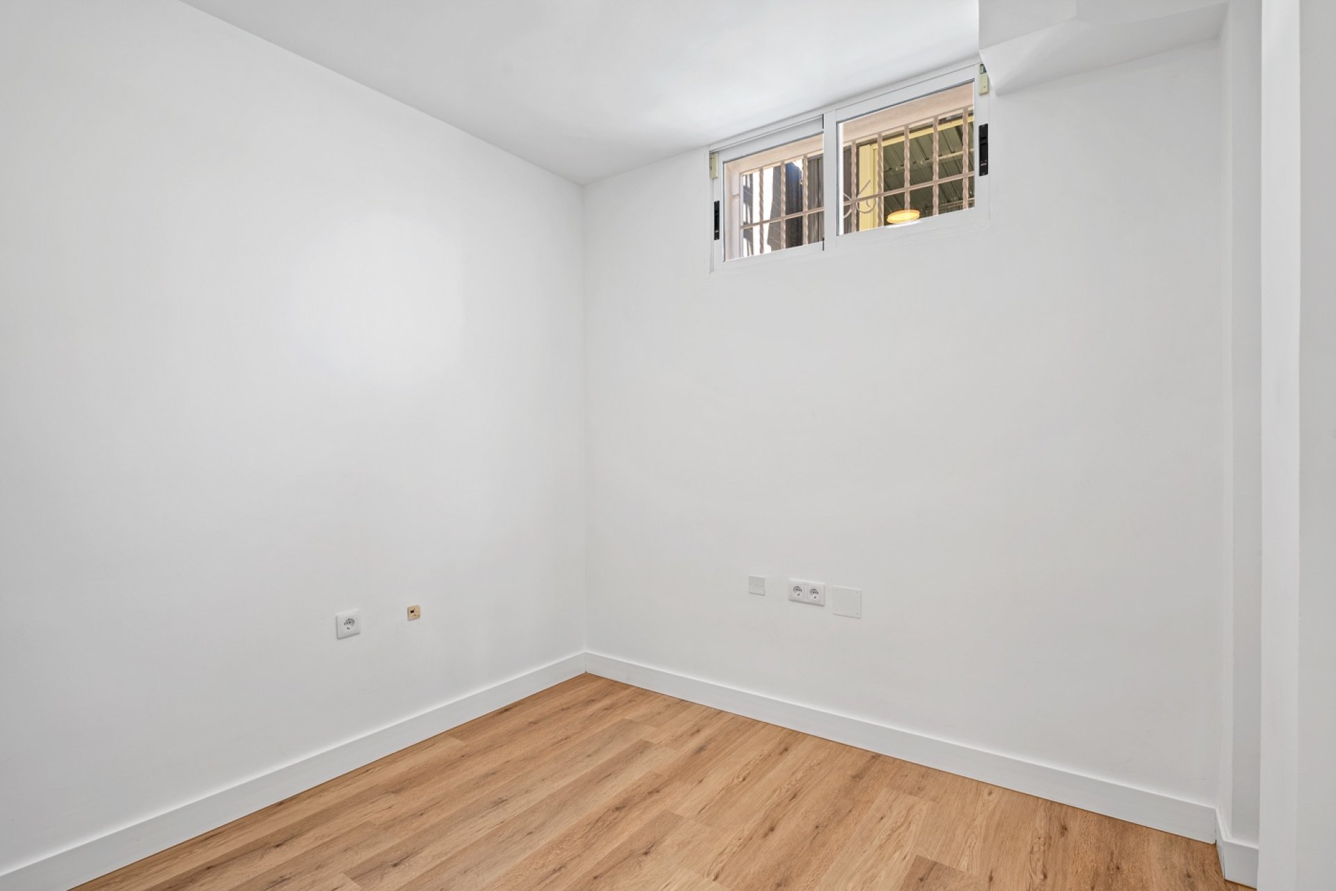 Resale - Semi detached -
Benimar