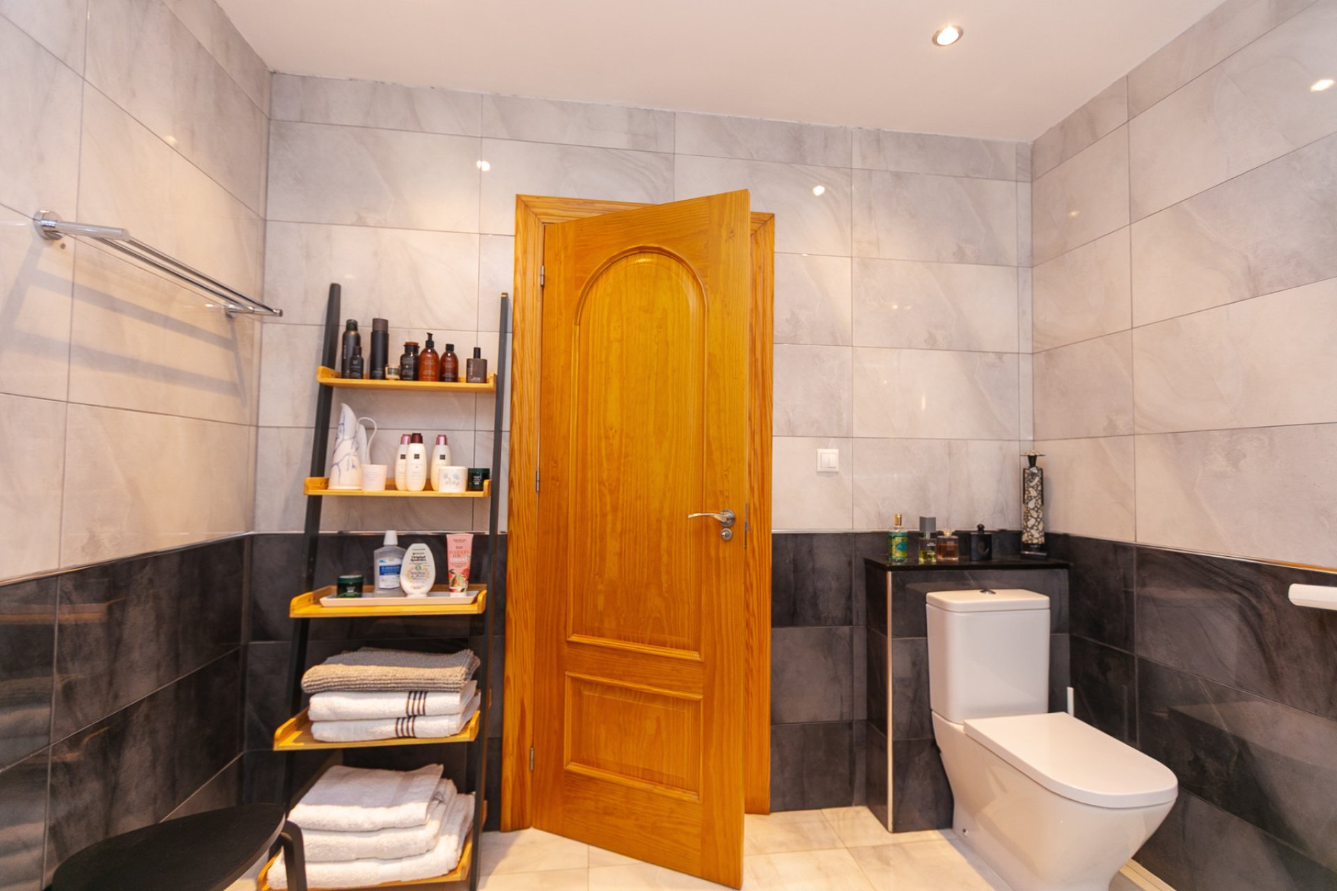 Resale - Semi detached -
Los Balcones