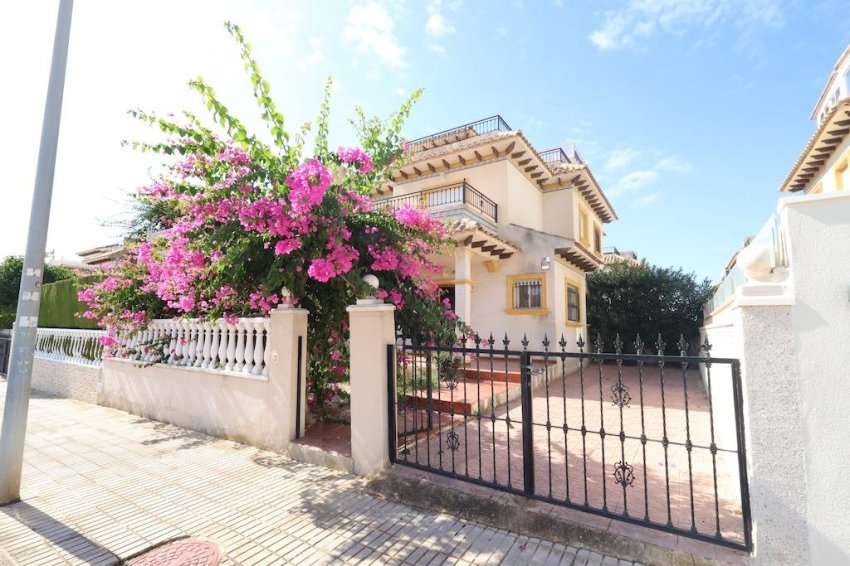 Resale - Semi detached -
Orihuela Costa - Playa Flamenca